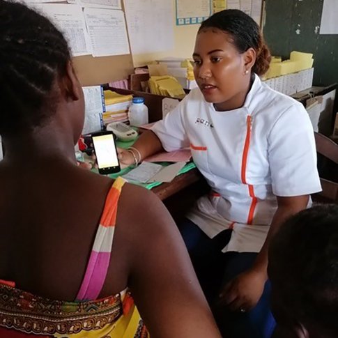 TRANO NY RENY (Дом матери) - комплексная социальная и медицинская программа для нуждающихся молодых женщин в городе Амбанджа