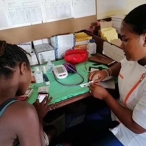 TRANO NY RENY (Дом матери) - комплексная социальная и медицинская программа для нуждающихся молодых женщин в городе Амбанджа