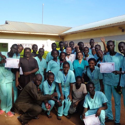 Улучшение услуг, предоставляемых больницей Комбони в Вау в рамках ее клинических и образовательных обязанностей